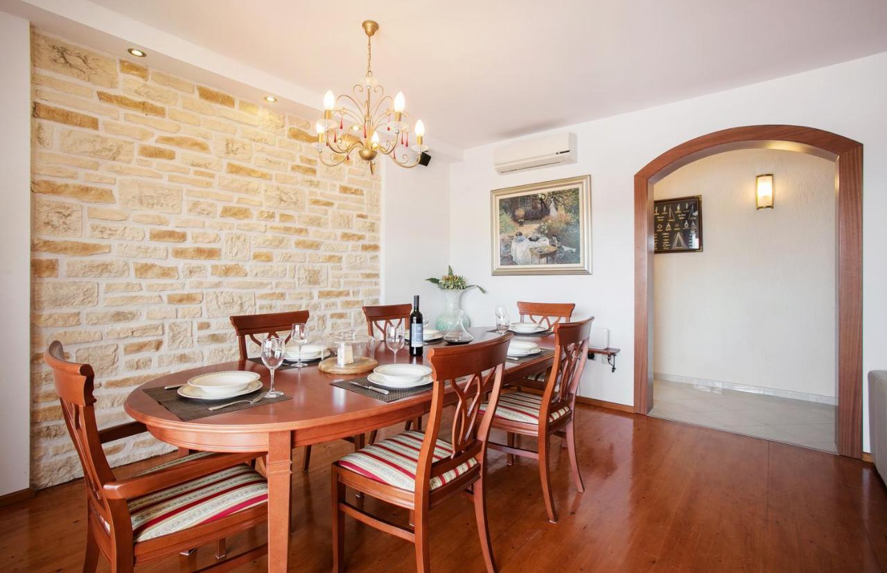 Golden View Luxury Apartment Maslinica Exterior photo