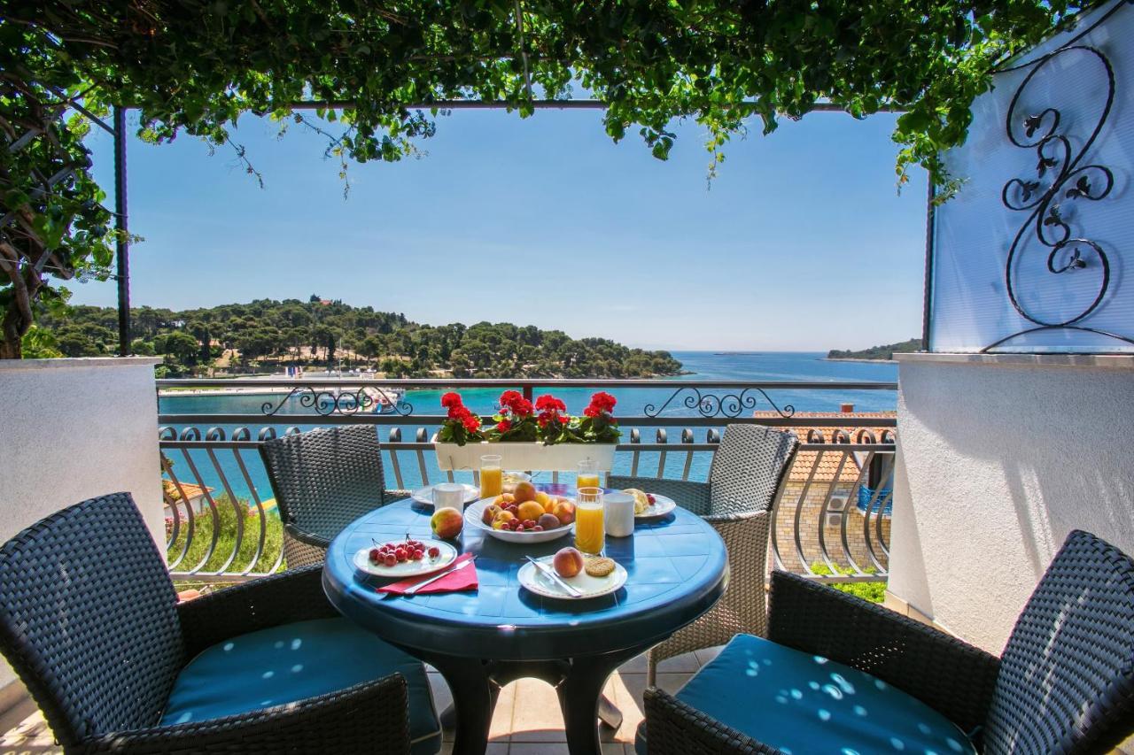 Golden View Luxury Apartment Maslinica Exterior photo